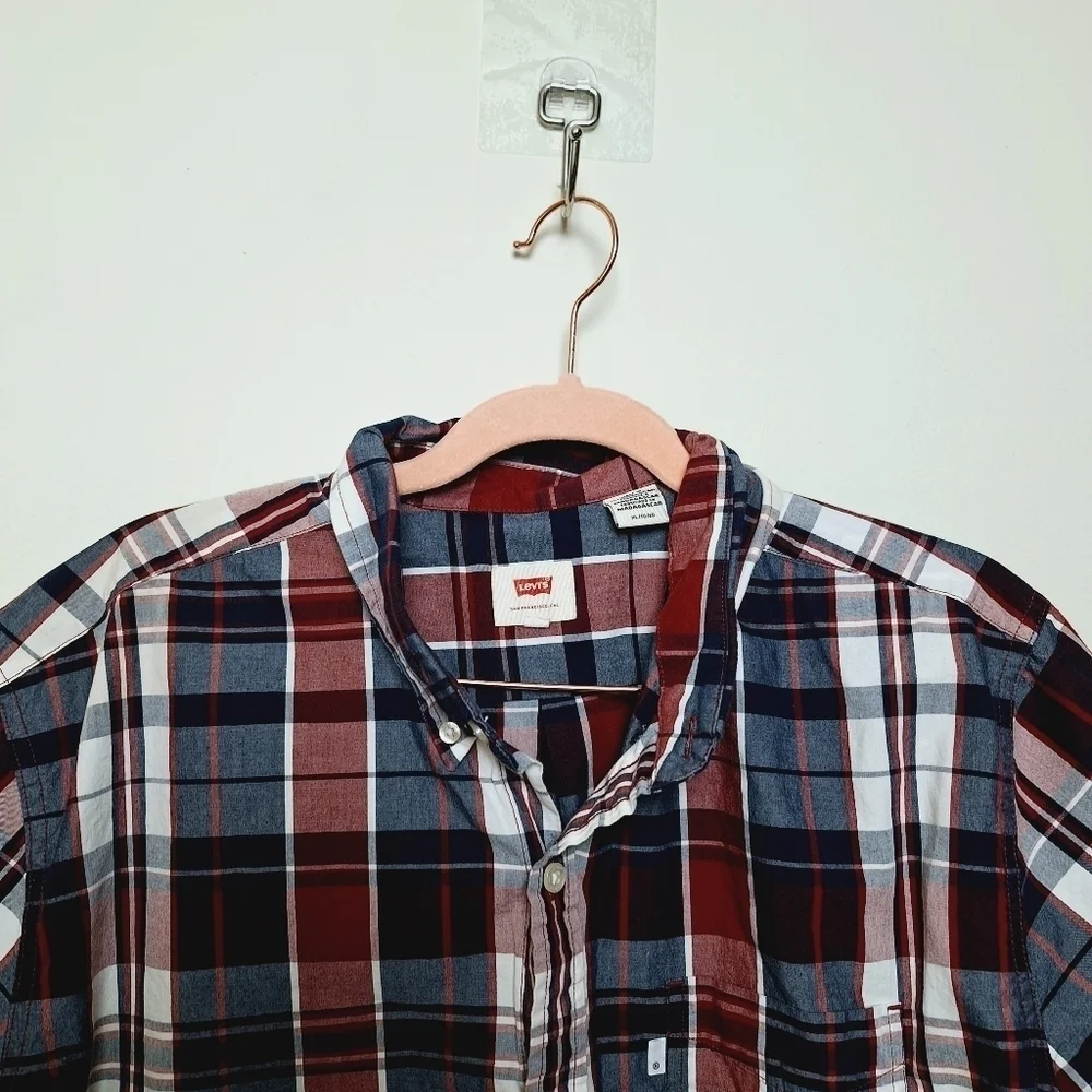 Levis xl spots